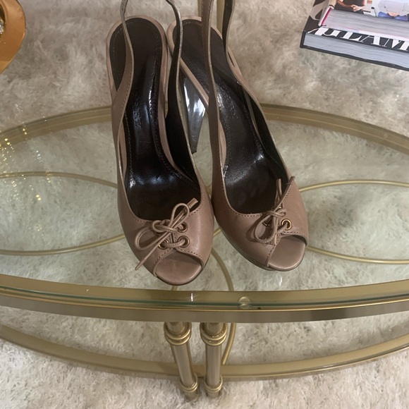 shoes - Picture 2 of 6